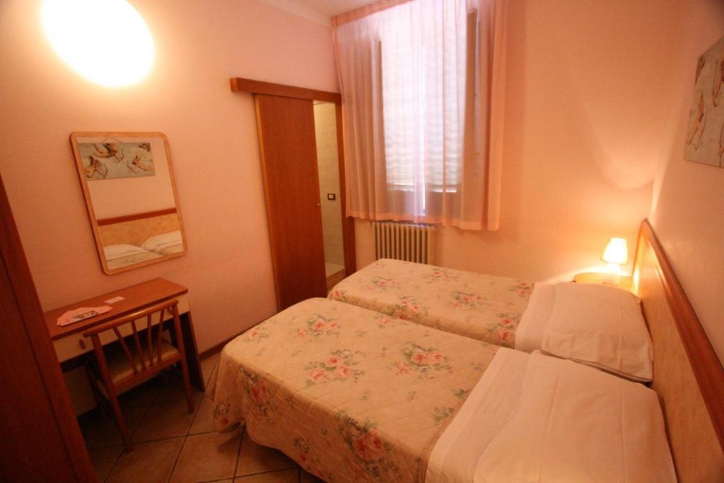 Hotel Venezia モンテカティーニ・テルメ 部屋 写真
